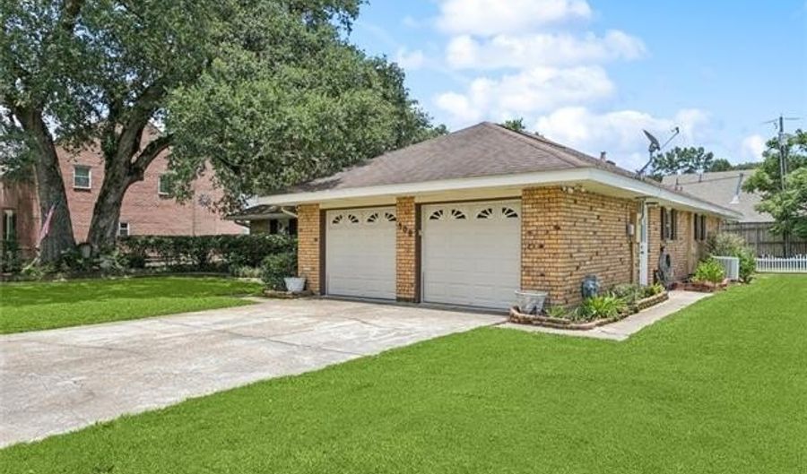 108 GONDRELLA Dr, Belle Chasse, LA 70037 - 3 Beds, 2 Bath