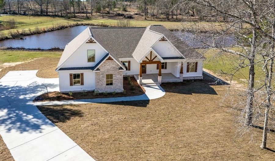 725 Waterford Way, Ashford, AL 36312 - 3 Beds, 3 Bath