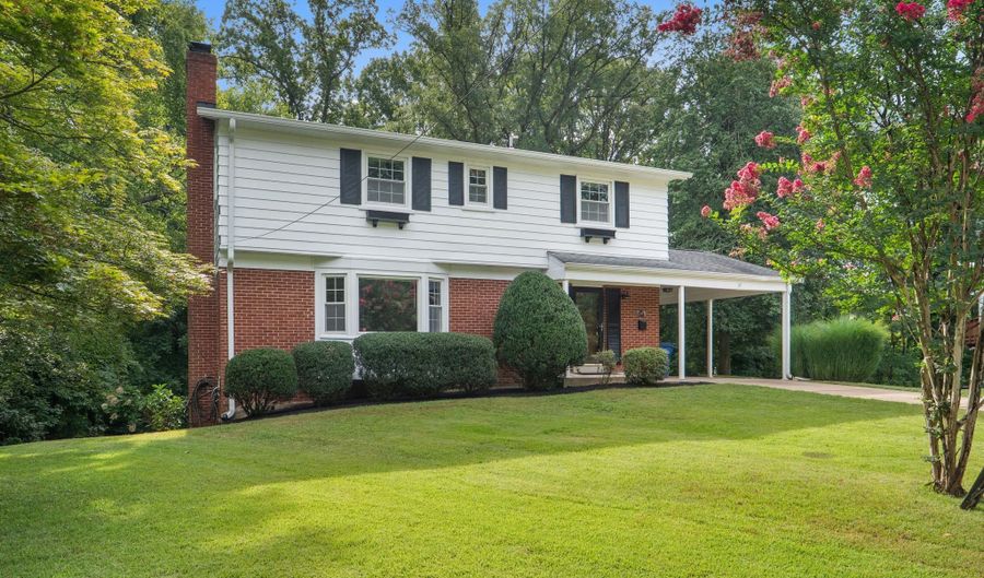 7301 MASONVILLE Ct, Annandale, VA 22003 - 4 Beds, 3 Bath