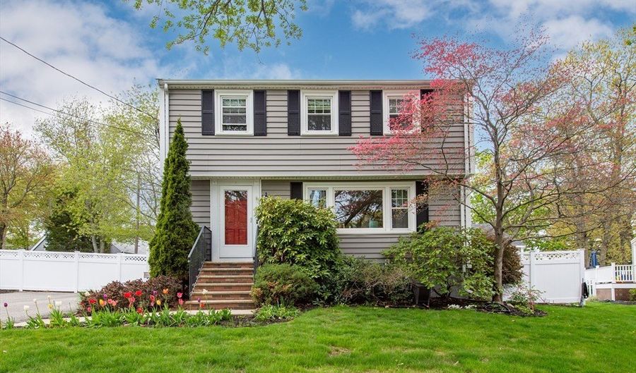 15 Palmer Rd, Beverly, MA 01915 - 3 Beds, 3 Bath