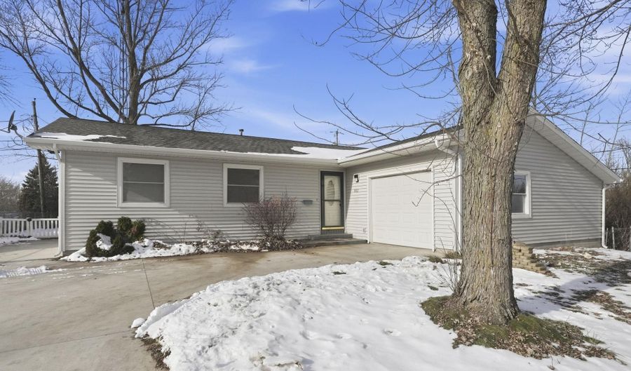 703 Westview Dr, Angola, IN 46703 - 3 Beds, 2 Bath