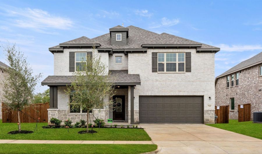 Selling From 7202 White Flat Drive Plan: Axlewood, Arlington, TX 76002 - 4 Beds, 4 Bath