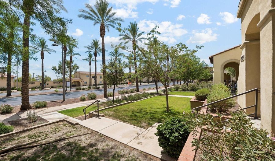4312 N VERRADO Way, Buckeye, AZ 85396 - 2 Beds, 3 Bath