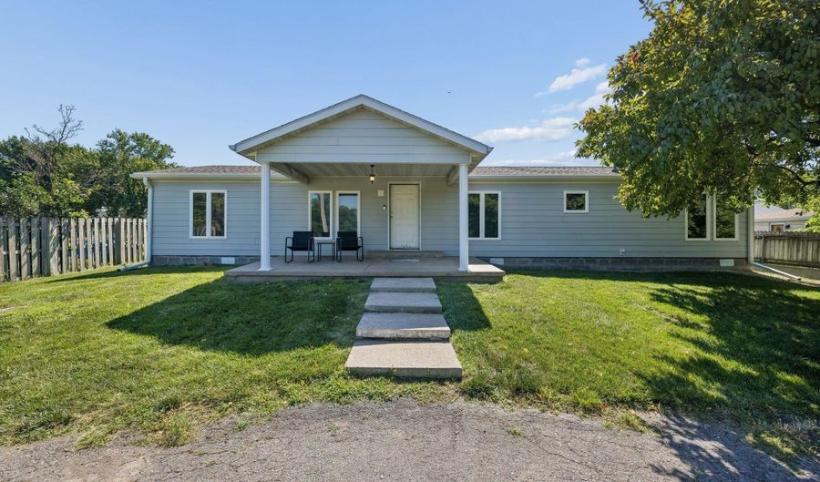 1516 N Ashland Ave, Beatrice, NE 68310 - 3 Beds, 3 Bath