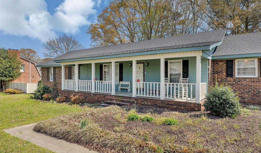102 Stewart St, Albertville, AL 35950 - 4 Beds, 2 Bath
