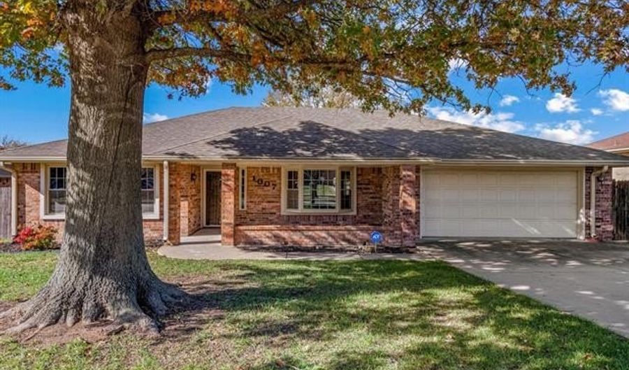 1007 King Dr, Bartlesville, OK 74006 - 4 Beds, 3 Bath