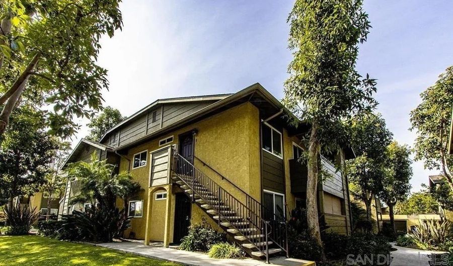 176 Avenida Descanso B, Oceanside, CA 92057 - 2 Beds, 2 Bath