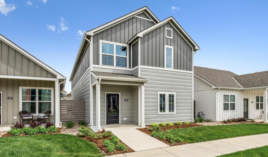 433 E Douglas Ave, Andover, KS 67002 - 2 Beds, 3 Bath