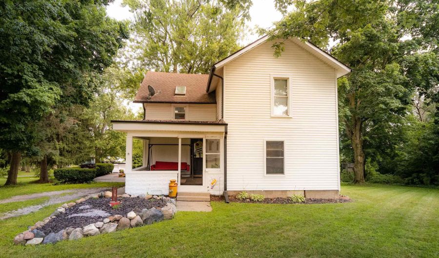 1193 Seneca St, Adrian, MI 49221 - 4 Beds, 2 Bath