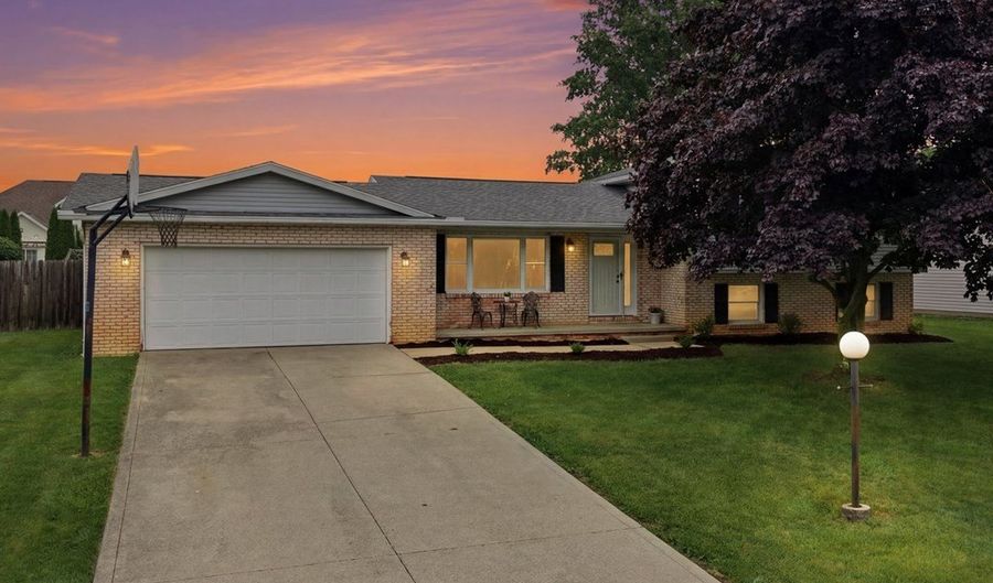 1046 Foxmoor Ln, Ashland, OH 44805 - 3 Beds, 3 Bath