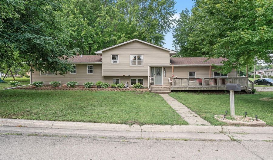 1304 Swanhill Dr, Albert Lea, MN 56007 - 3 Beds, 3 Bath