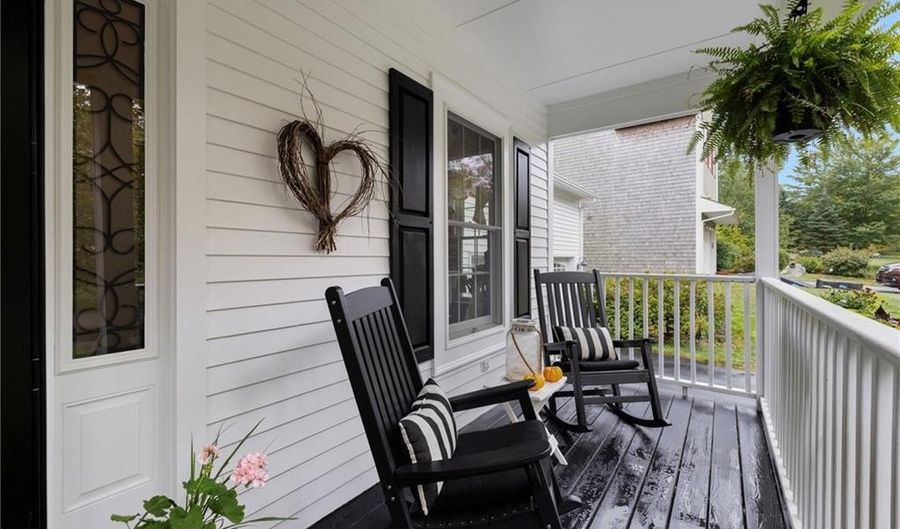 212 Orchard Woods Dr, North Kingstown, RI 02874 - 3 Beds, 3 Bath