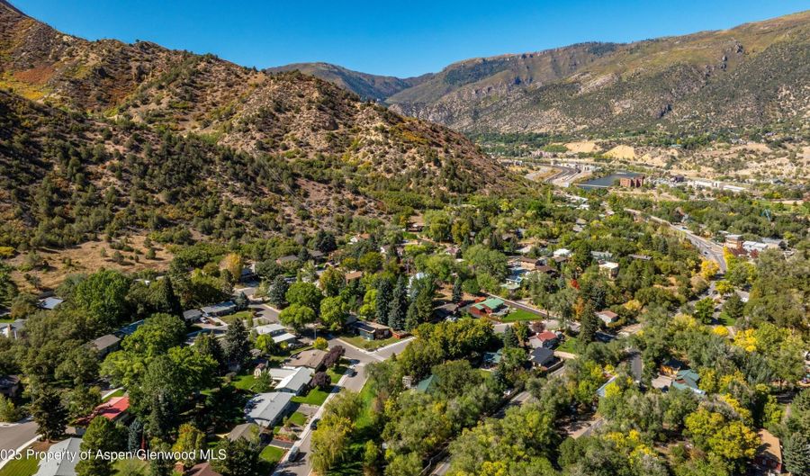 1019 Riverview Dr, Glenwood Springs, CO 81601 - 5 Beds, 2 Bath