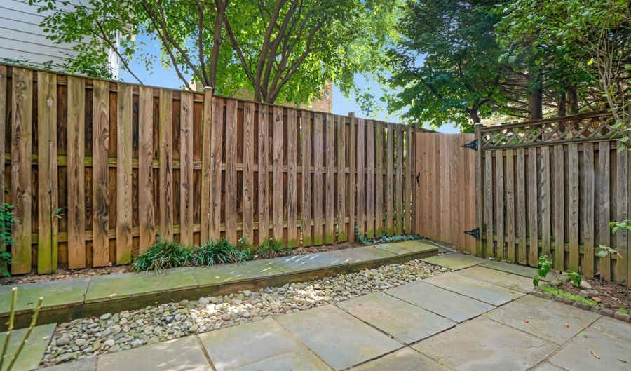 1975 N ADAMS St, Arlington, VA 22201 - 3 Beds, 4 Bath