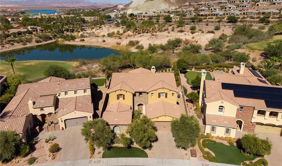 30 Benevolo Dr, Henderson, NV 89011 - 4 Beds, 4 Bath