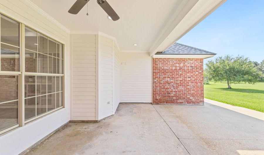9745 La Highway 82, Abbeville, LA 70510 - 3 Beds, 3 Bath