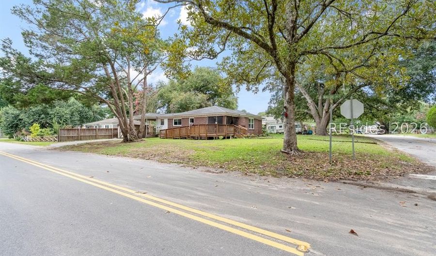 4000 Joann St, Beaufort, SC 29906 - 3 Beds, 1 Bath