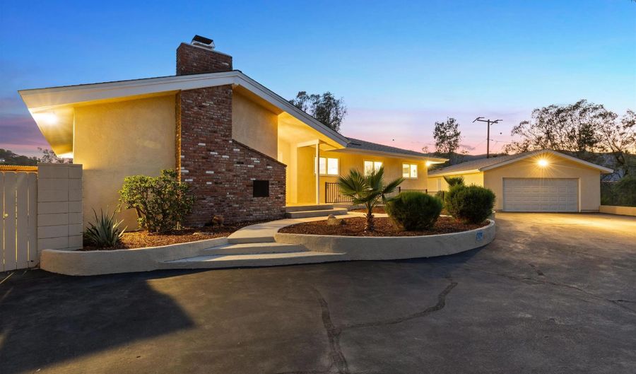 25311 Jesmond Dene Rd, Escondido, CA 92026 - 4 Beds, 3 Bath