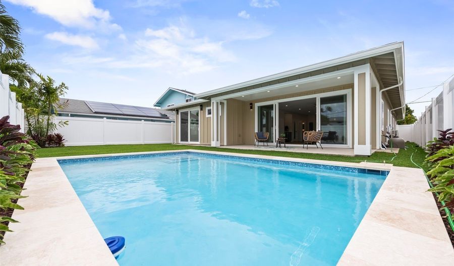 240 Kalama St, Kailua, HI 96734 - 4 Beds, 3 Bath