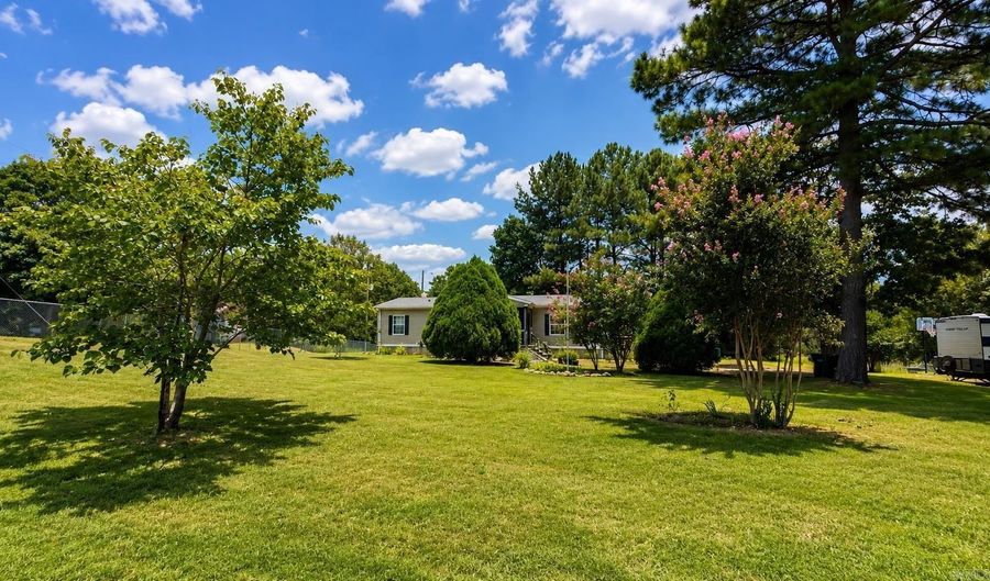12412 Hood Rd, Bauxite, AR 72011 - 3 Beds, 2 Bath