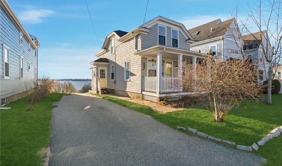 200 Narragansett Ave, East Providence, RI 02915 - 2 Beds, 2 Bath