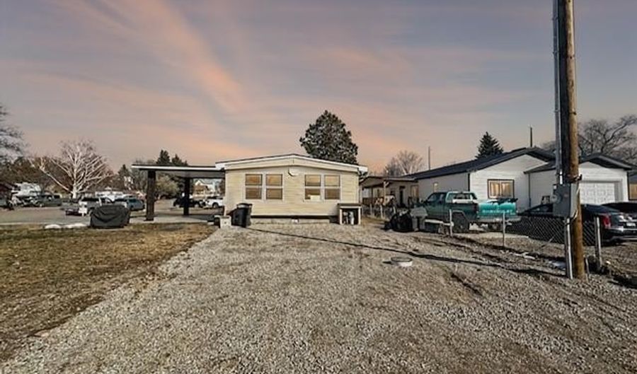 1811 Falls Ave, American Falls, ID 83211 - 4 Beds, 2 Bath