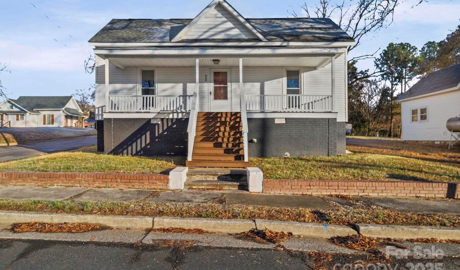 526 Graham St, Albemarle, NC 28001 - 1 Beds, 1 Bath