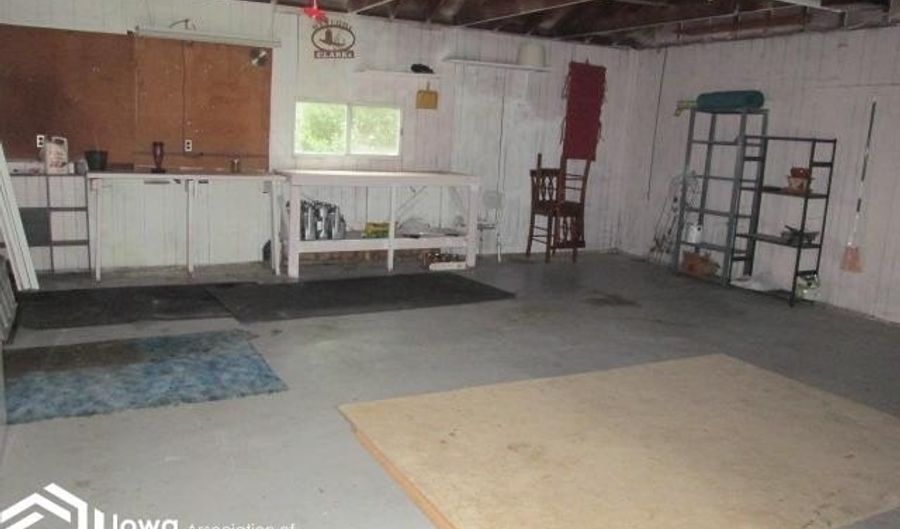 207 Brown St, Alexander, IA 50420 - 3 Beds, 1 Bath