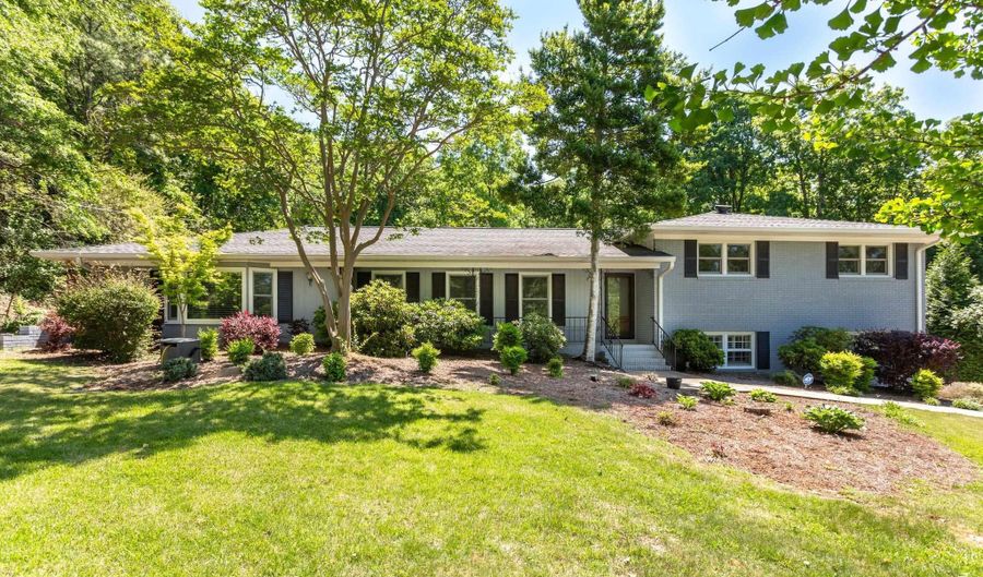 605 CRESTVIEW Rd, Anniston, AL 36207 - 5 Beds, 4 Bath