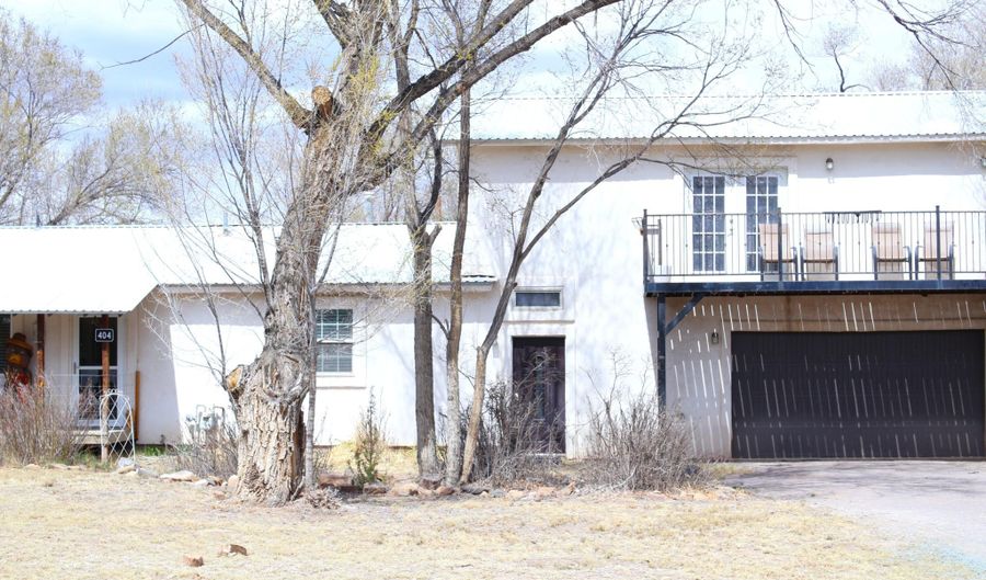 404 408 W 3rd St, Capitan, NM 88316 - 5 Beds, 3 Bath