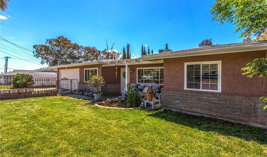 2460 W Wilson St, Banning, CA 92220 - 5 Beds, 3 Bath