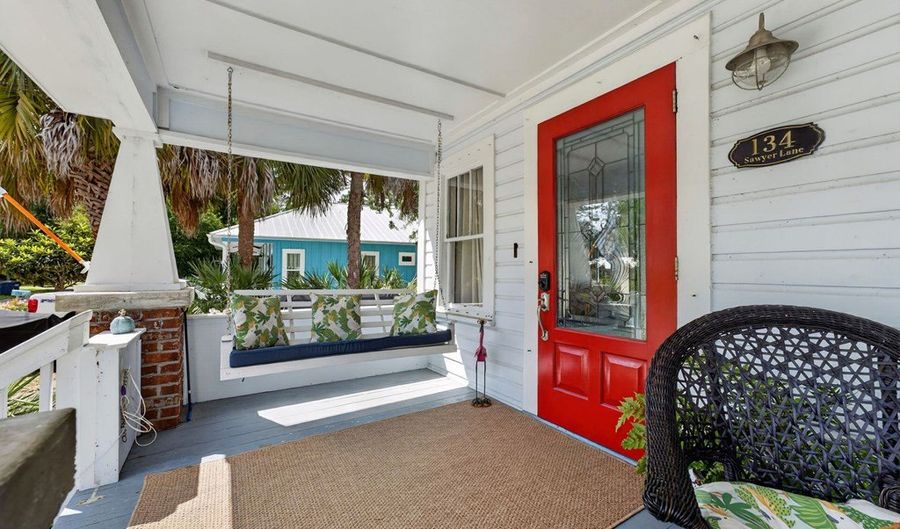 134 Sawyer Ln, Apalachicola, FL 32320 - 2 Beds, 2 Bath