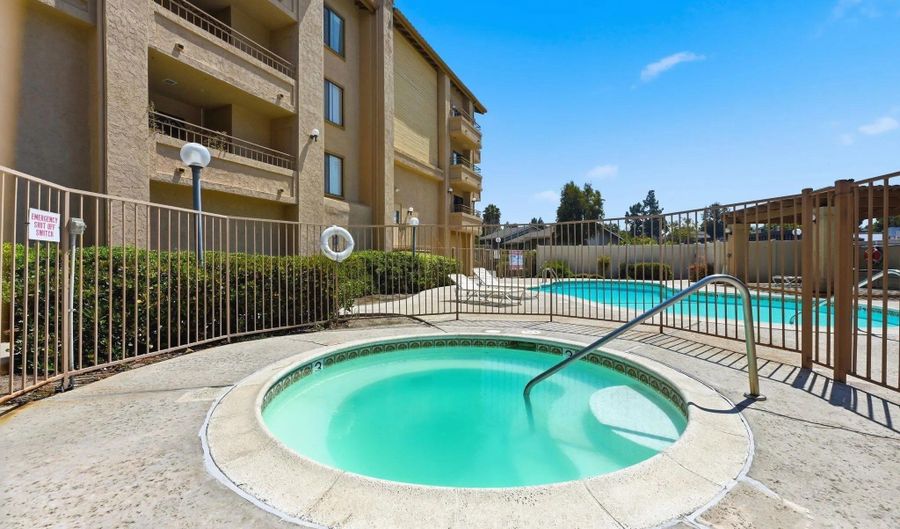 5649 Lake Park 301, La Mesa, CA 91942 - 2 Beds, 2 Bath