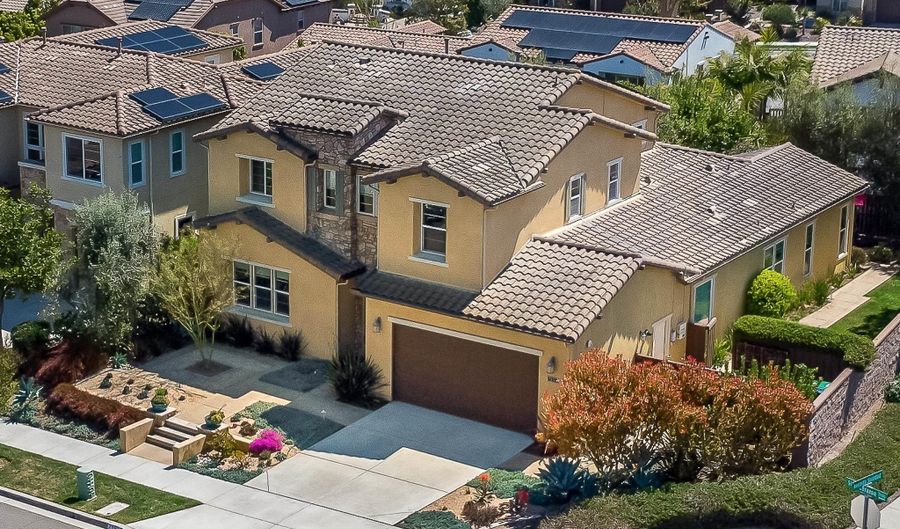 7152 Sitio Corazon, Carlsbad, CA 92009 - 3 Beds, 4 Bath