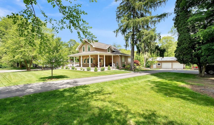 5420 Whitneyville Ave SE, Alto, MI 49302 - 3 Beds, 3 Bath