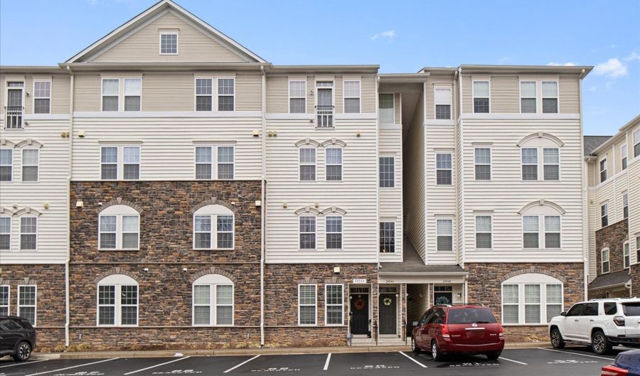24546 BYRNE MEADOW Sq, Aldie, VA 20105 - 3 Beds, 2 Bath