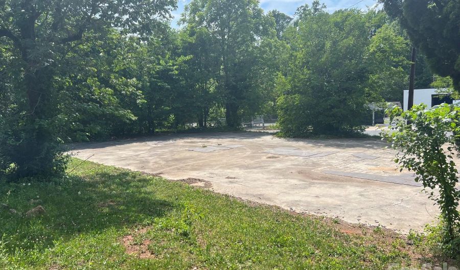 2300 E Independence Blvd, Charlotte, NC 28205 - 0 Beds, 0 Bath