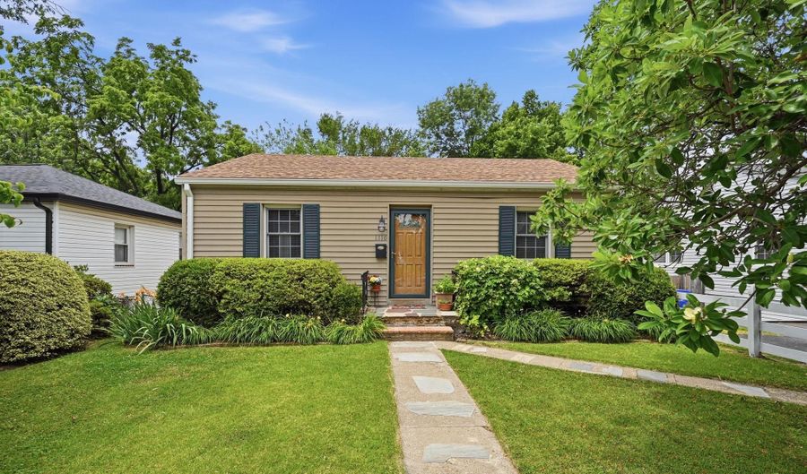 1116 N ROOSEVELT St N, Arlington, VA 22205 - 4 Beds, 3 Bath