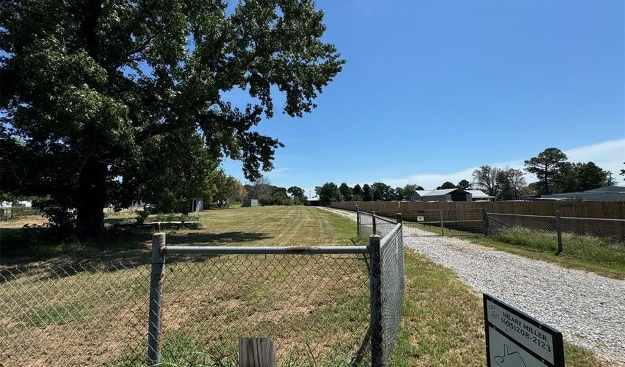 2370 Mary Niblack Rd, Ardmore, OK 73401 - 4 Beds, 2 Bath
