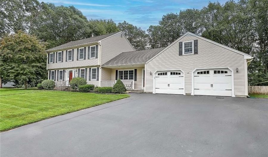 130 Hope Hill Ter, Cranston, RI 02921 - 4 Beds, 3 Bath