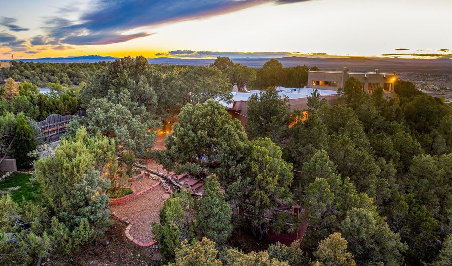 174 Hondo Seco Rd, Arroyo Hondo, NM 87513 - 3 Beds, 3 Bath