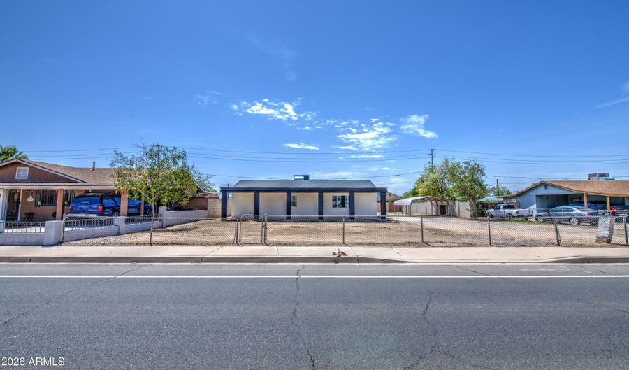 221 N TREKELL Rd, Casa Grande, AZ 85122 - 4 Beds, 2 Bath
