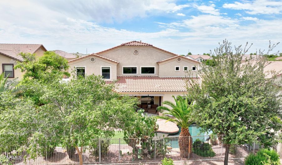 2280 E INDIGO Dr, Chandler, AZ 85286 - 6 Beds, 4 Bath