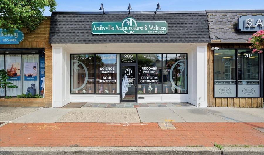 209 Broadway, Amityville, NY 11701 - 0 Beds, 0 Bath