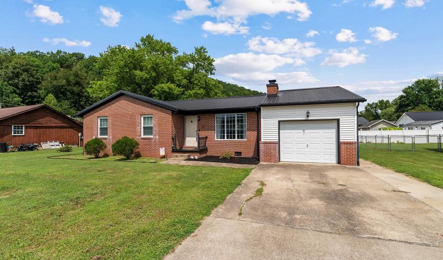 6 Gloucester Ct, Barboursville, WV 25504 - 3 Beds, 2 Bath