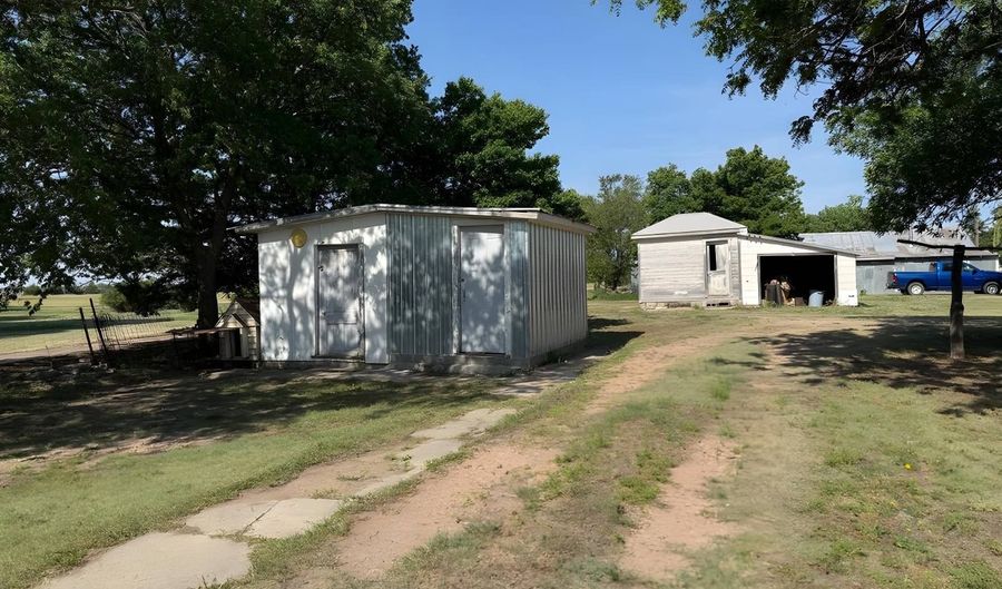 171 Main St, Agra, KS 67621 - 5 Beds, 1 Bath