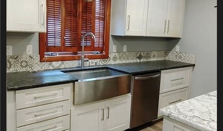 14 Carpenter St 1, Cumberland, RI 02864 - 4 Beds, 1 Bath