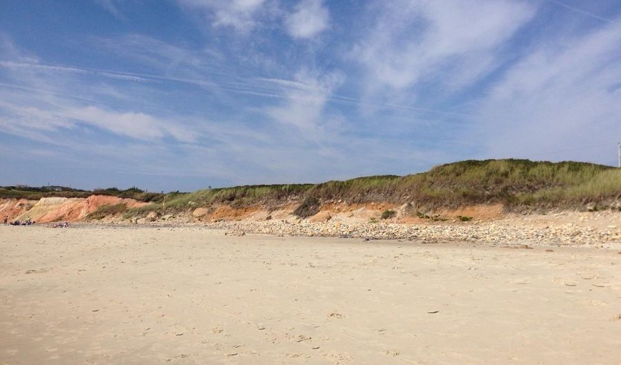 12 Lobsterville Rd, Aquinnah, MA 02535 - 3 Beds, 3 Bath