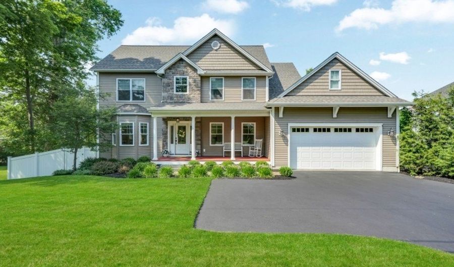 8 A Mason Ave, Bayonne, NJ 07035 - 4 Beds, 3 Bath