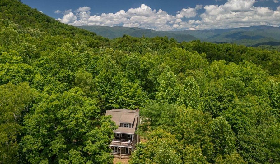 60 Hidden View Ln, Almond, NC 28702 - 3 Beds, 3 Bath